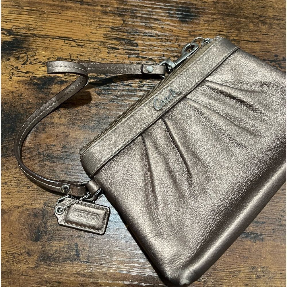 Coach metallic copper wristlet EUC - Picture 5 of 6